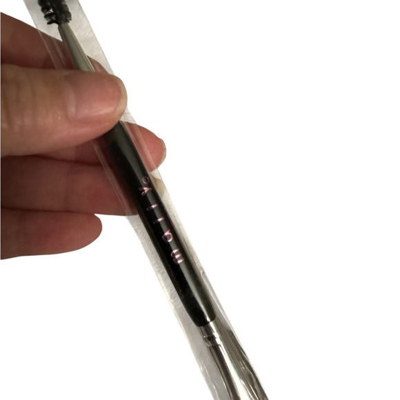 4 Piece Mally Beauty Makeup Brushes For Face and Eyes ALL NEW - Picture 4 of 8